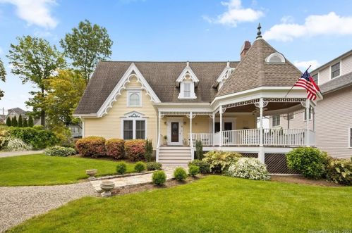 4 Brown Pl, Norwalk, CT 06853-1805
