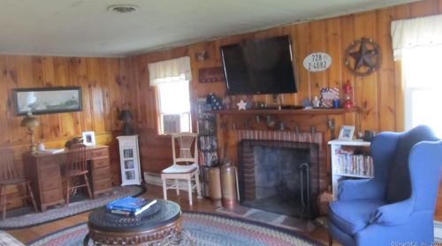 15 Whitecap Rd, Niantic CT  06357-3418 exterior