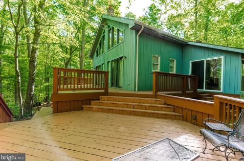 2612 Crossroad School Rd, Hedgesville, WV 25427-7440