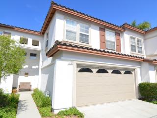 6467 Kingbird Ln, Carlsbad, CA 92011-3606