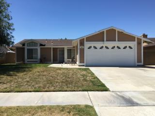 1024 Long Beach Dr, Colton, CA 92324-6806