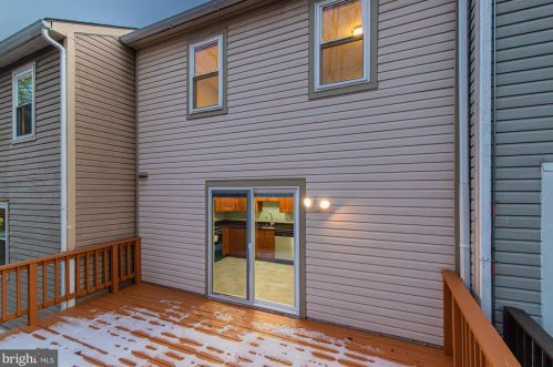 125 Kinsman View Cir, Silver Spring MD 20901-1600 exterior