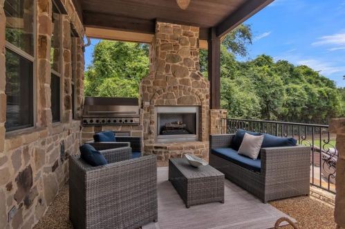 11401 Eagles Gln Dr, Austin TX  78732-2088 exterior