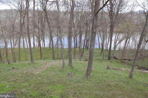 792 Lockhouse Rd, Falling Waters, WV 25419-4722