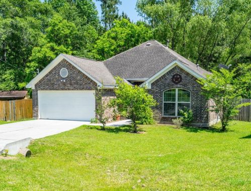203 Maple Ln, Conroe TX  77304-2589 exterior