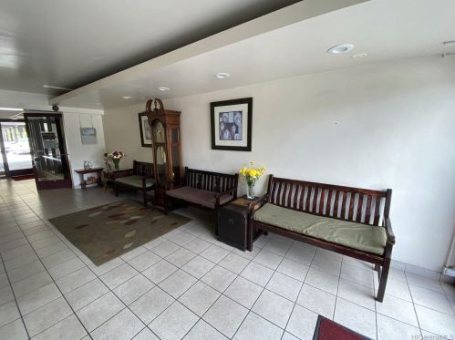 1655 Makaloa St, Honolulu HI  96814-3946 exterior
