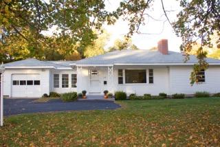 120 High St, Kensington, NH 03833-2919