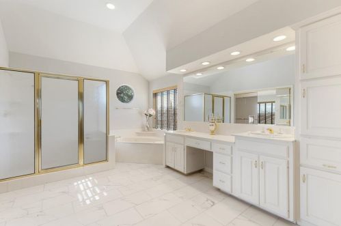 4217 Wild Cherry Dr, Carrollton TX 75010-1081 exterior