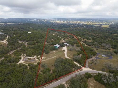 1401 Pursley Rd, Mount Sharp, TX 78620-4752