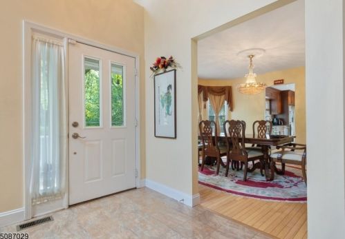 14 Ginger Ct, Princeton NJ  08540-9421 exterior