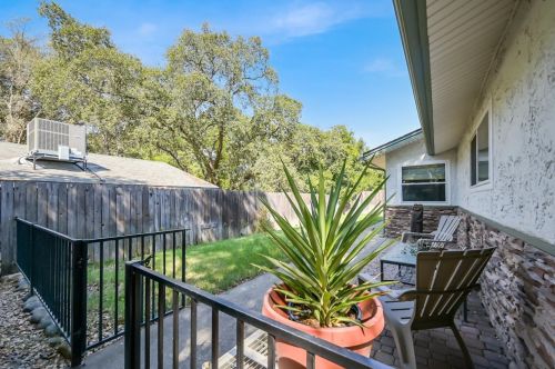 7551 Carleton Ln, Citrus Heights, CA 95610-2926