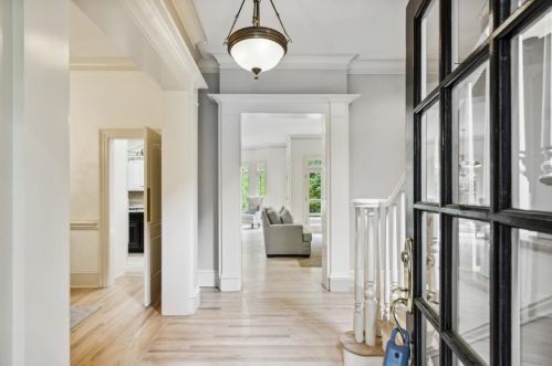 33 Habersham Cove Dr, Atlanta GA  30305-5402 exterior