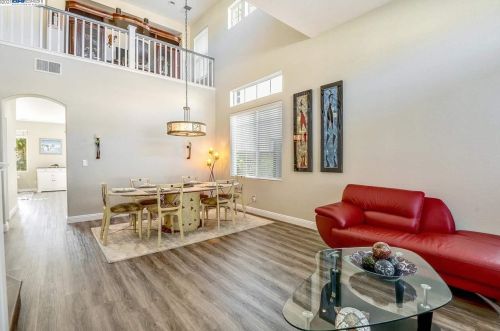 5512 Applegate Way, Pleasanton, CA 94568-8825