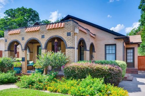 2218 Harrison Ave, Fort Worth, TX 76110-1106