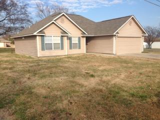 705 5th St, Wagoner, OK 74467-3409