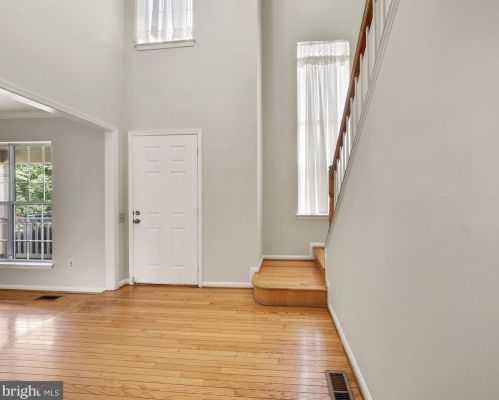 12502 Stratford Garden Dr, Silver Spring, MD 20904-1558