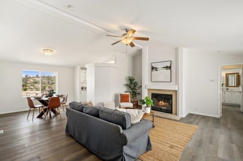 2502 Skylark Dr, Oceanside, CA 92054-5746