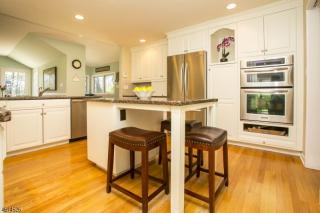 11 Winding Way, Madison, NJ 07940-2810
