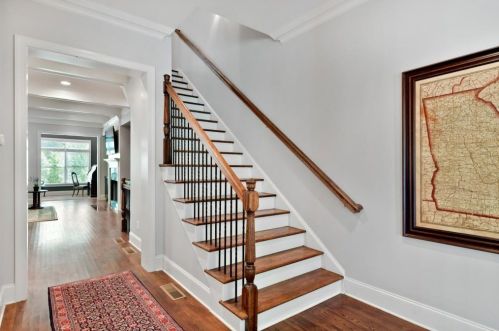 651 Lockton Pl, Atlanta GA  30342-5044 exterior