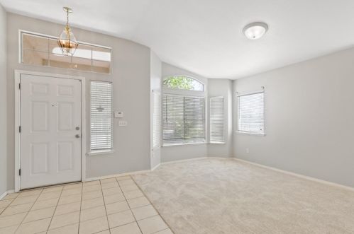 1887 Carnegie Ave, Fresno, CA 93722-9070