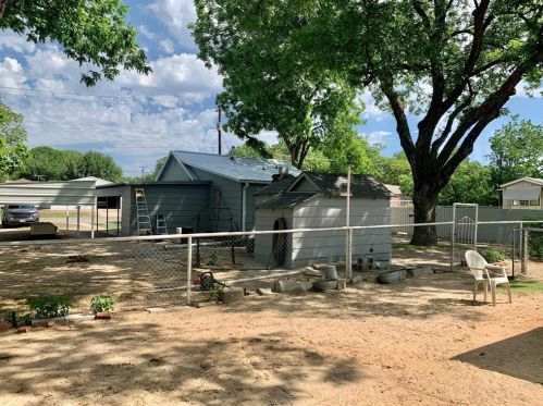 411 Pine St, Nocona TX 76255-1412 exterior