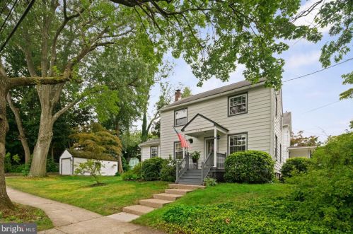 220 Walnut St, Tavistock, NJ 08033-1859