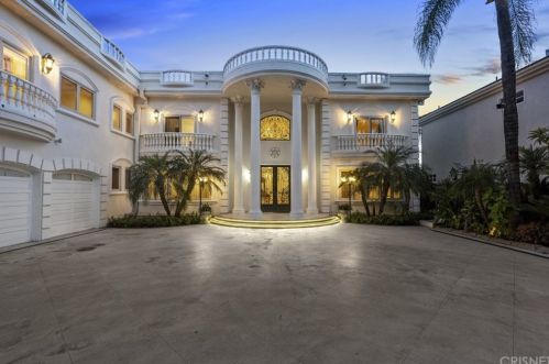 13202 Chandler Blvd, Van Nuys, CA 91401-6018