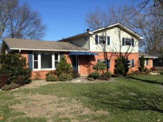 1122 Elliott Dr, Murfreesboro, TN 37129-1818
