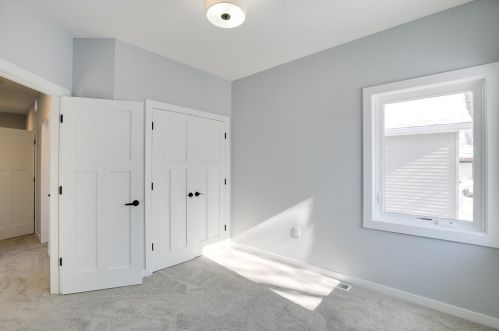 1377 James Ave, Saint Paul MN  55105-2551 exterior