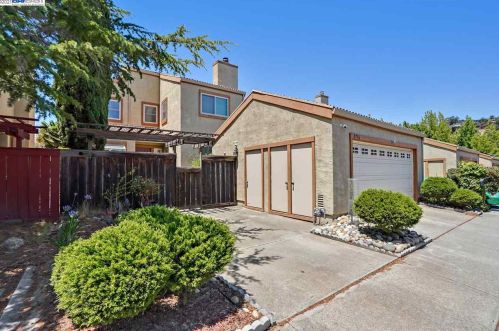 2716 Gamble Ct, Hayward, CA 94542-2402