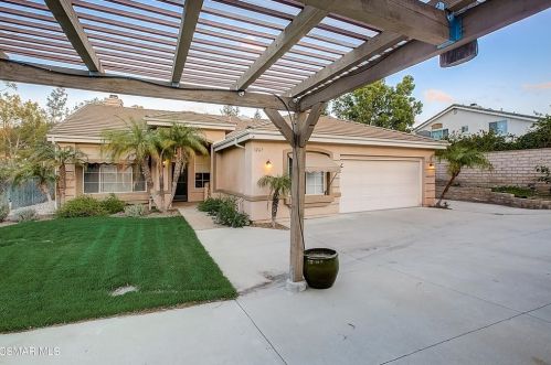 1267 Fitzgerald Rd, Simi Valley CA 93065-4480 exterior