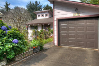 2020 Crestline Dr, Waldport OR  97394-9213 exterior