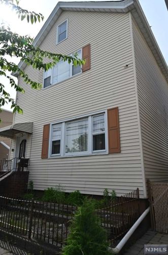 315 Passaic St, Outwater, NJ 07026-1319