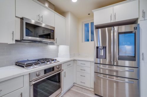 3275 5th St, San Diego, CA