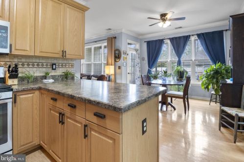 64 Kyle Way, Trenton NJ 08628-2521 exterior