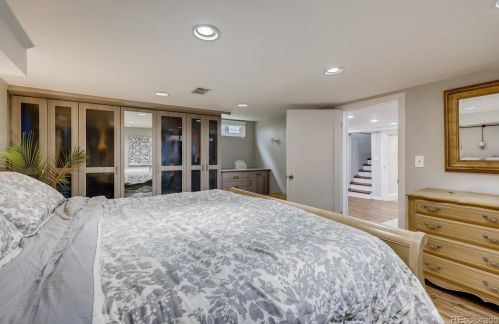 3070 Washington St, Englewood CO  80113-1672 exterior