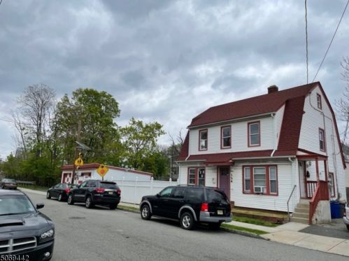 124 Whittlesey Ave, Town Center, NJ 07052-6032