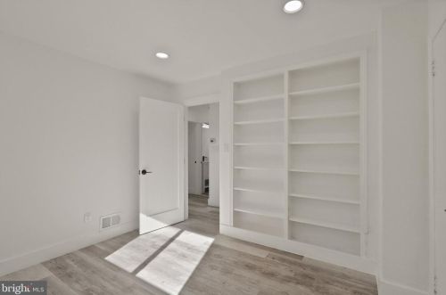 1515 Oakview Dr, Silver Spring MD 20903-2243 exterior