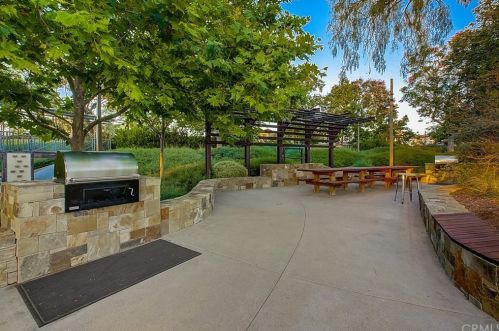 225 Wicker, Irvine CA  92618-1170 exterior