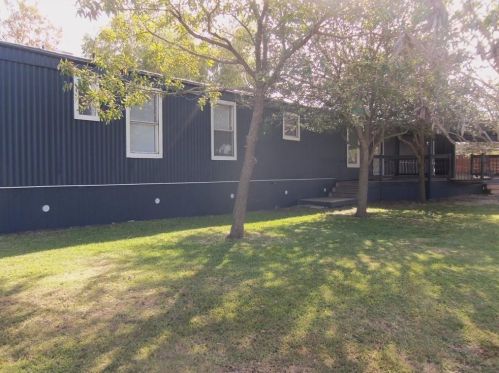 203 Dogwood Trl, Uhland, TX 78640-8714