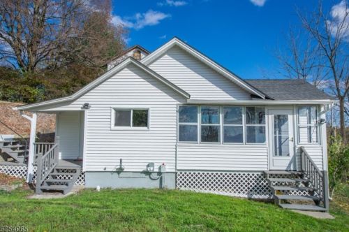 35 Harrison St, Wantage, NJ 07461-2119