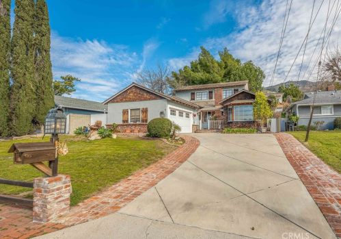 3939 El Caminito, Glendale, CA 91214-1027