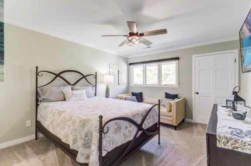 1 Back Ct, Isle Of Palms SC  29451-2827 exterior