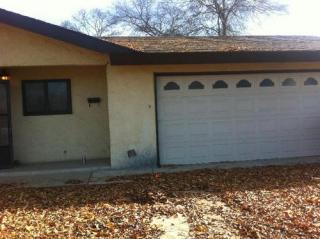 806 Brehler Ave, Tivy Valley, CA 93657-2717