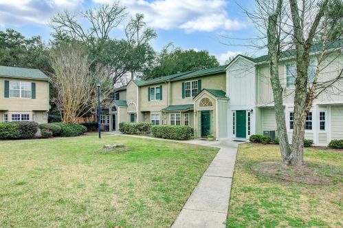 2064 Emerald Ter, Mount Pleasant, SC 29464-9000