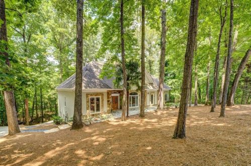 1539 Silver Hill Ct, Stone Mountain, GA 30087-2411