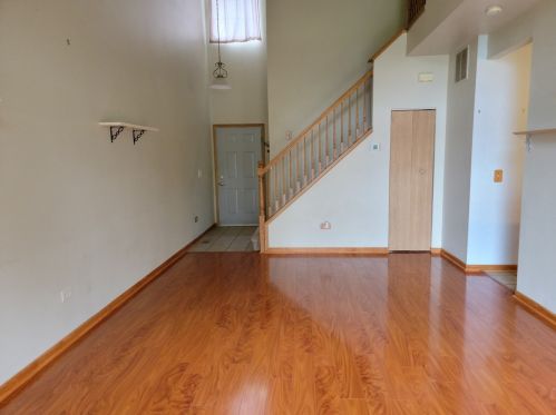 2448 Oak Tree Ln, Plainfield, IL 60586-7192