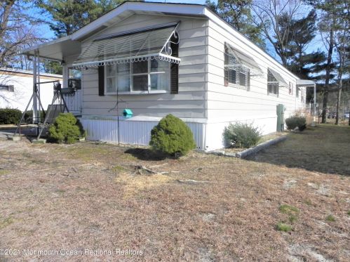 49 Panda Ln, Lakehurst, NJ 08759-3659