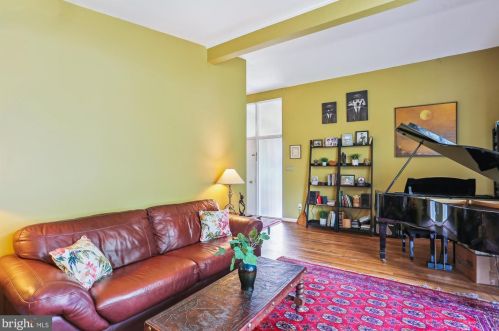 412 Sisson Ct, Silver Spring MD 20902-3151 exterior