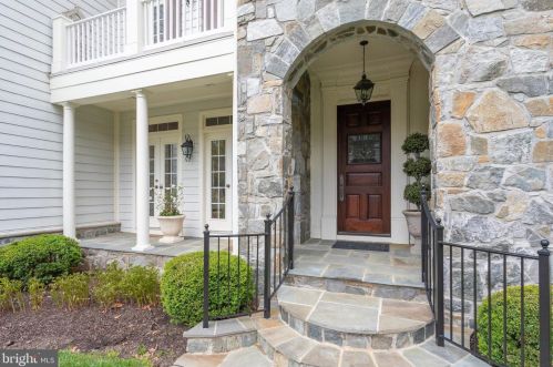 10616 Good Spring Ave, Great Falls, VA 22066-1735